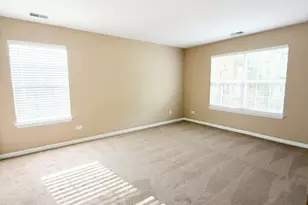 1303 N Red Oak Cir, Round Lake Beach, IL 60073 - Photo 8