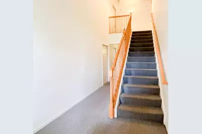 1303 N Red Oak Circle #4, Round Lake Beach, IL 60073 - Photo 2