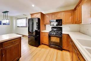 810 N Kenilworth Ave, Oak Park, IL 60302 - Photo 14