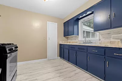 2911 18th Avenue, Rockford, IL 61108 - Photo 4