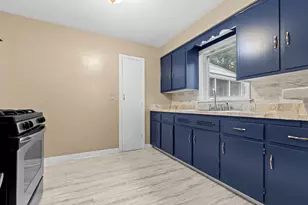 2911 18th Ave, Rockford, IL 61108 - Photo 4