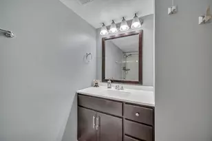 1331 S Finley Rd, Lombard, IL 60148 - Photo 12