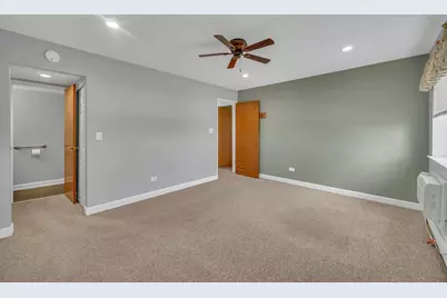 1331 S Finley Road #212, Lombard, IL 60148 - Photo 16