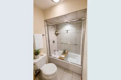 1988 Green Bay Road #4, Highland Park, IL 60035 - Photo 6