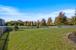 726 Slate Run, Elgin, IL 60124 - Photo 22