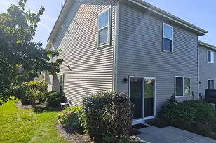 1117 Amber Dr, Cary, IL 60013 - Photo 8