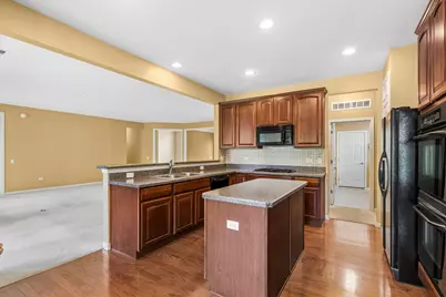 2519 Edgewater Drive, Elgin, IL 60124 - Photo 10