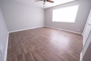8240 S Octavia Ave, Bridgeview, IL 60455 - Photo 14