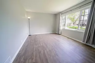 8240 S Octavia Ave, Bridgeview, IL 60455 - Photo 2