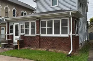 606 W 3rd St, Dixon, IL 61021 - Photo 1