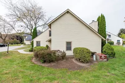 617 Whitney Court #617, Gurnee, IL 60031 - Photo 2