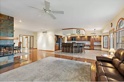 2101 Burnham Court, Algonquin, IL 60102 - Photo 4