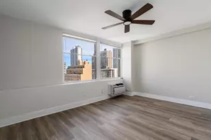 30 E Elm St, Chicago, IL 60611 - Photo 18