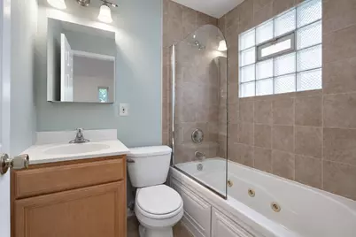 6732 S Dorchester Avenue, Chicago, IL 60637 - Photo 18