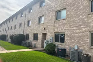8805 S 79th Ave, Hickory Hills, IL 60457 - Photo 10