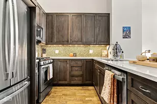 400 W Ontario St, Chicago, IL 60654 - Photo 10