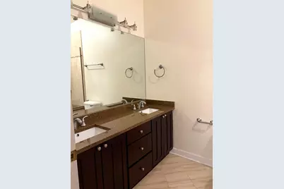 1064 W Chestnut Street, Chicago, IL 60642 - Photo 6