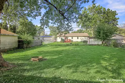1815 Beach Road, McHenry, IL 60050 - Photo 18