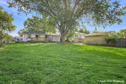 1815 Beach Road, McHenry, IL 60050 - Photo 20