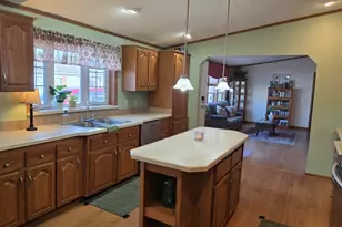 928 Holly Dr, Manteno, IL 60950 - Photo 6