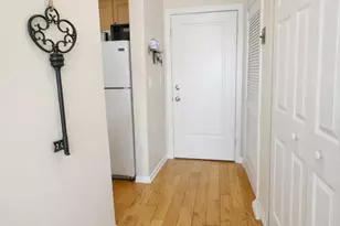 1919 Prairie Square, Schaumburg, IL 60173 - Photo 2