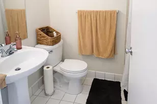 1919 Prairie Square, Schaumburg, IL 60173 - Photo 8