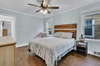 6219 W Holbrook Street, Chicago, IL 60646 - Photo 14
