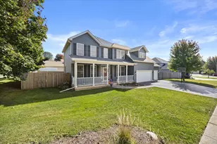 24 Hilltop Ln, South Elgin, IL 60177 - Photo 2