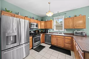 24 Hilltop Ln, South Elgin, IL 60177 - Photo 12