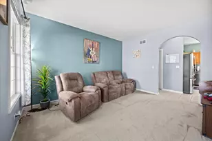 24 Hilltop Ln, South Elgin, IL 60177 - Photo 8