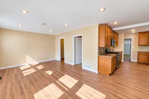 1813 Fargo Ave, Des Plaines, IL 60018 - Photo 8