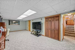 400 E Thacker St, Hoffman Estates, IL 60169 - Photo 18