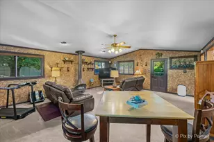 400 E Thacker St, Hoffman Estates, IL 60169 - Photo 10