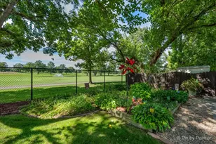 400 E Thacker St, Hoffman Estates, IL 60169 - Photo 26