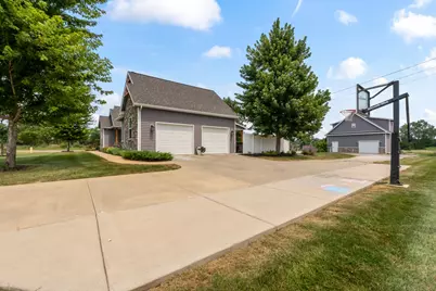 37 River, Downs, IL 61736 - Photo 32