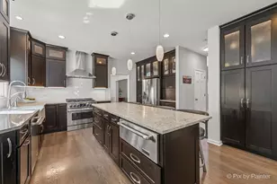 1317 Darien Club Dr, Darien, IL 60561 - Photo 2