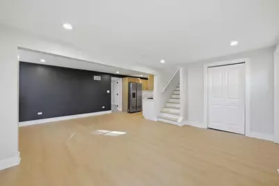 7807 W 92nd Street, Hickory Hills, IL 60457 - Photo 6