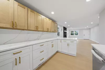 7807 W 92nd Street, Hickory Hills, IL 60457 - Photo 4