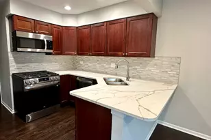 1344 Queensgreen Cir, Naperville, IL 60563 - Photo 6