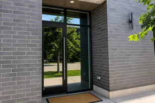 2803 W Henderson St, Chicago, IL 60618 - Photo 12