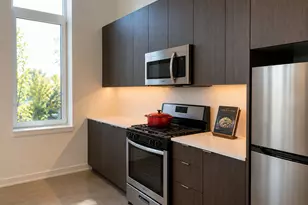 2803 W Henderson St, Chicago, IL 60618 - Photo 4