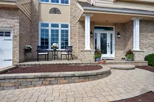 4020 White Eagle Dr, Naperville, IL 60564 - Photo 2
