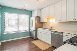 1920 N Hidden Creek Circle, Palatine, IL 60074 - Photo 6