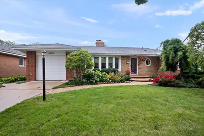 3805 W Jarlath Street, Lincolnwood, IL 60712 - Photo 1