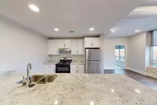 40 Dupage Ct, Elgin, IL 60120 - Photo 10