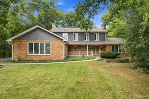 6N422 Woodhill Ln, Saint Charles, IL 60175 - Photo 1