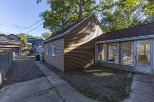 2240 26th St, Rock Island, IL 60201 - Photo 22
