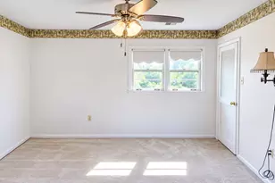 9410 S 86th Ct, Hickory Hills, IL 60457 - Photo 6