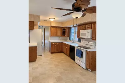 9410 S 86th Court, Hickory Hills, IL 60457 - Photo 4