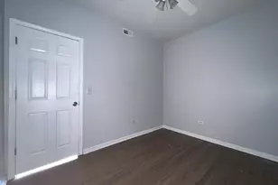 2548 W 71st St, Chicago, IL 60629 - Photo 14